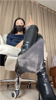 【雅雅】香水靴子爆吸    251117-35