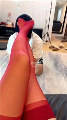 【也狗】红丝袜美腿虐 JS251126-24