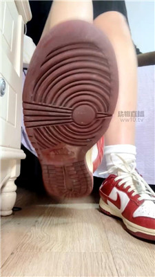 【咬猫】健身房变态袜子奴    251213-22