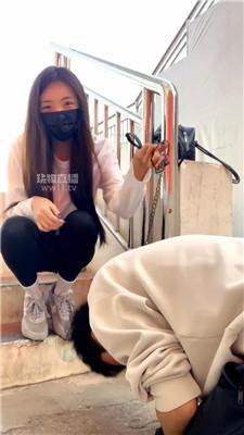 【肉肉】健身女神户外遛狗 bf59992