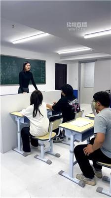 【Da猫】严厉女老师惩戒男同学 bf60264