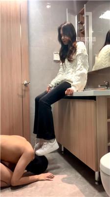 【女生也能很暴力】舔脏鞋白袜-赏赐圣水-耳光 JS260105-26