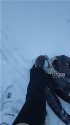 【琼菲】冰天雪地遛狗 JS260113-10