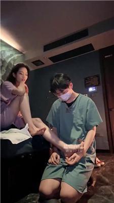 【蛋蛋老师】足浴店喂食骚贱狗 bf60953