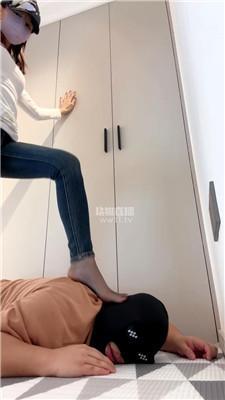 【小奕】短黑丝踩贱奴 JS260209-1