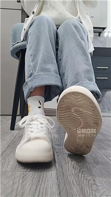 【佳怡】带着女友一起当狗    260326-4