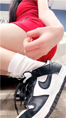 【女神mio】白袜香水早些    260413-24