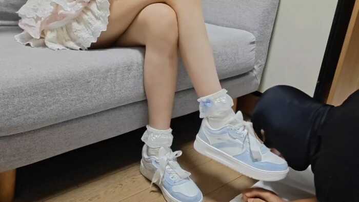 潇潇舔脚坐脸 YC-260905